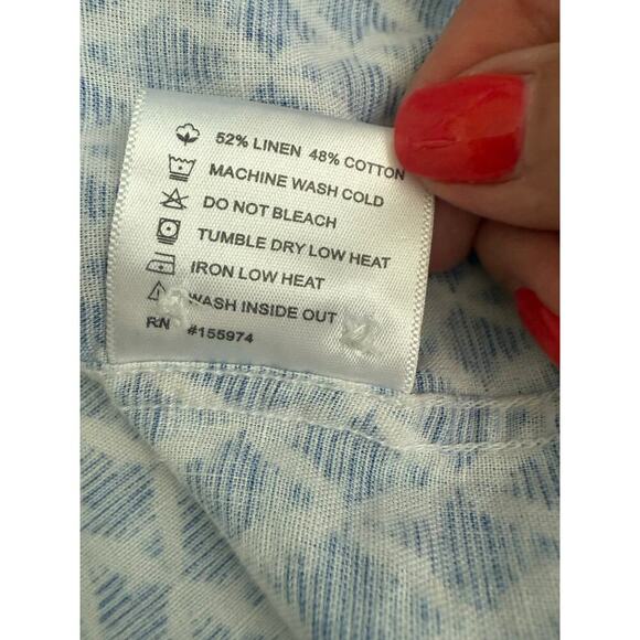 Vustra Men’s Blue geometric design Button Down Shirt Size L - Picture 2 of 8